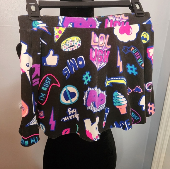 Total Girl Skater Skort (Emojis) Size XL Girl - Picture 1 of 5